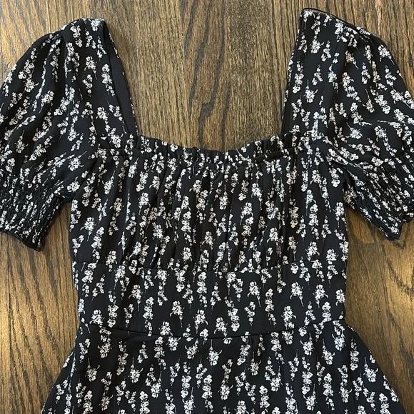 Ladies Floral Dress - Picture 3 of 5